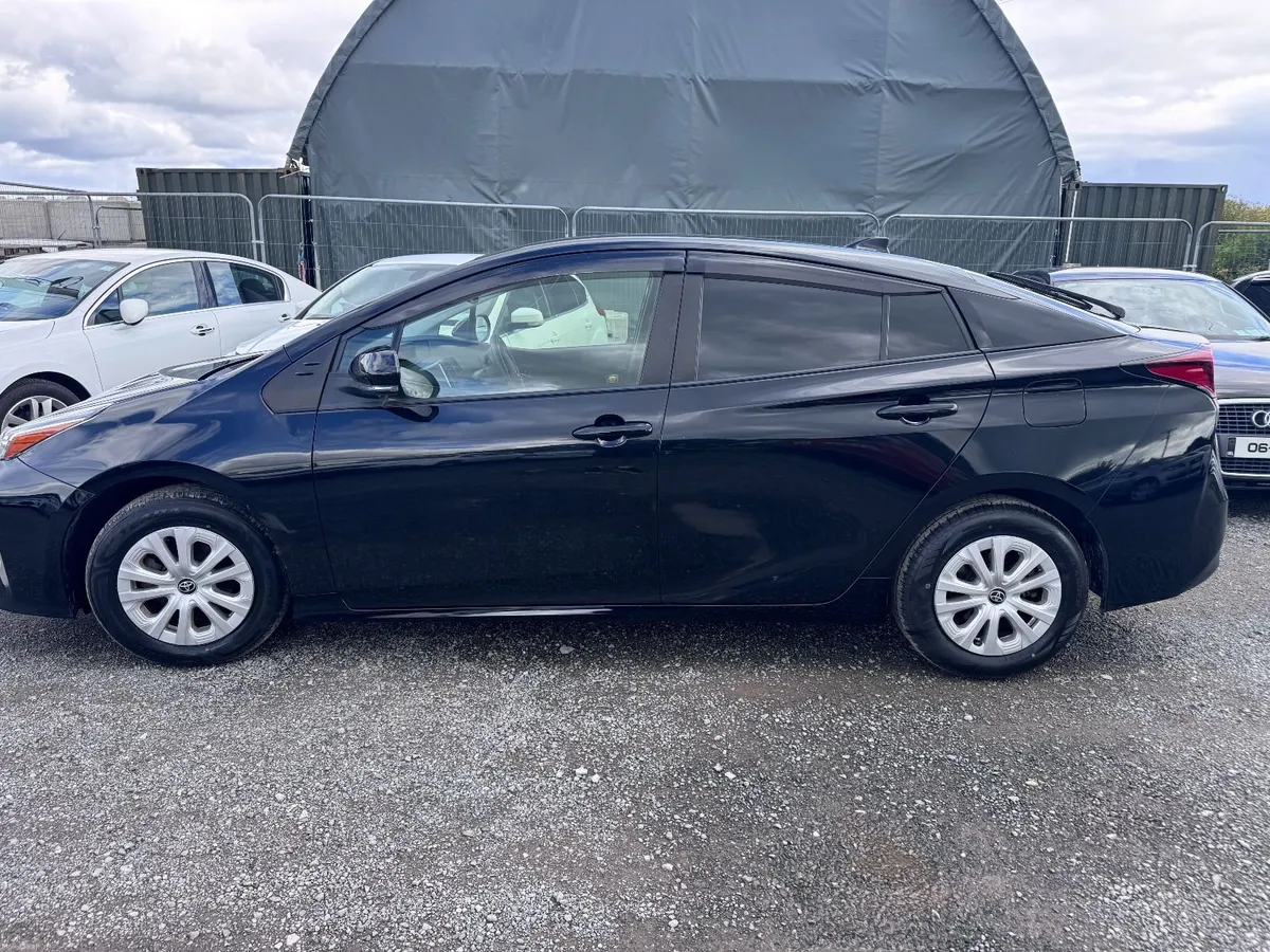 Toyota Prius 2021 - Image 2