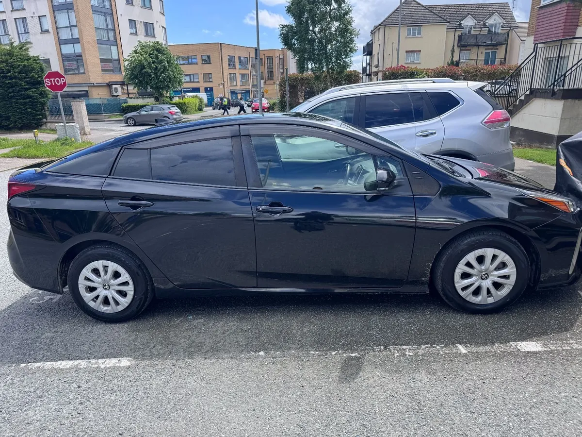 Toyota Prius 2021 - Image 3