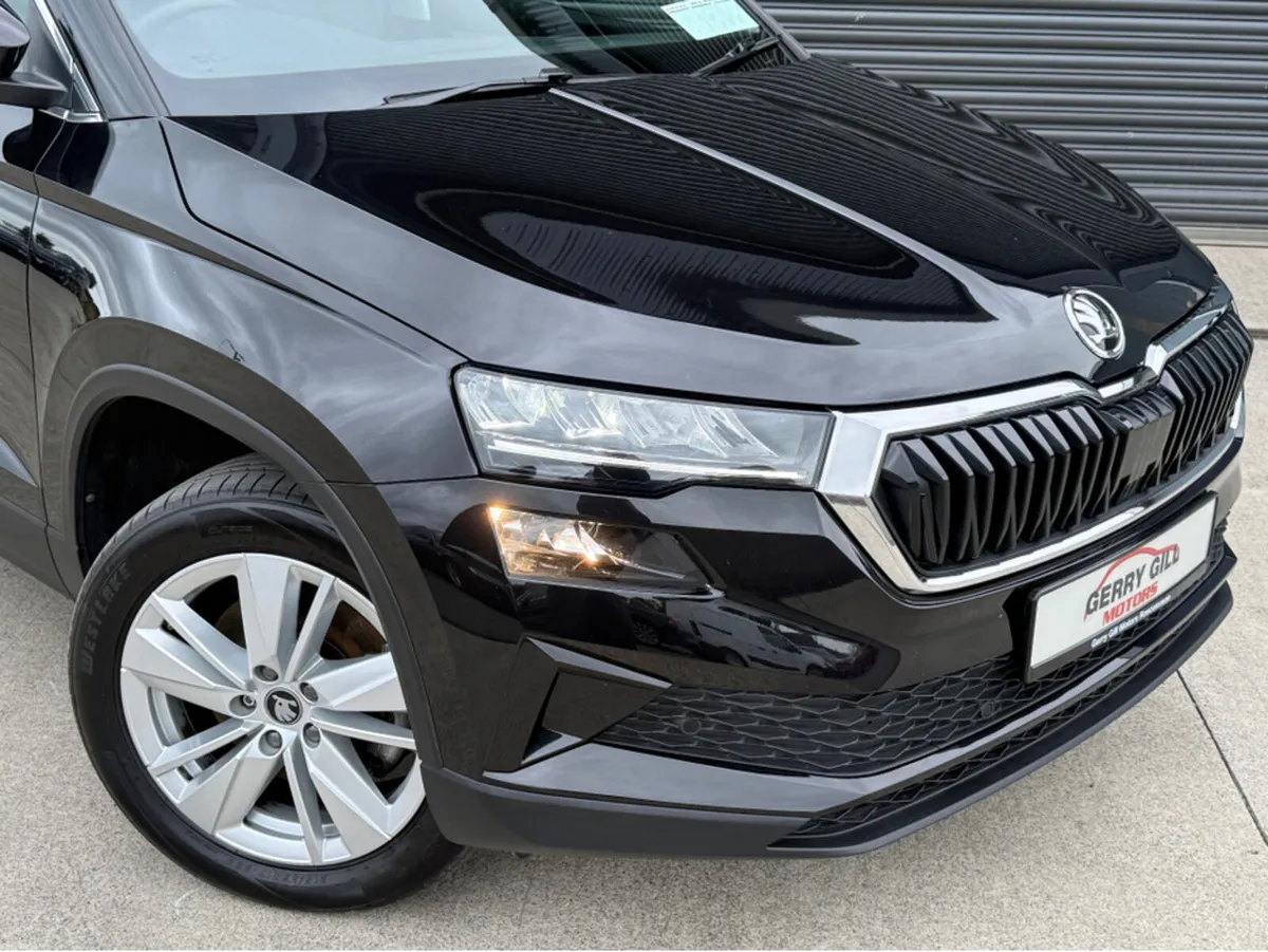 Skoda Karoq SELECTION 2.0 TDI 115HP  * Reverse Cam - Image 3