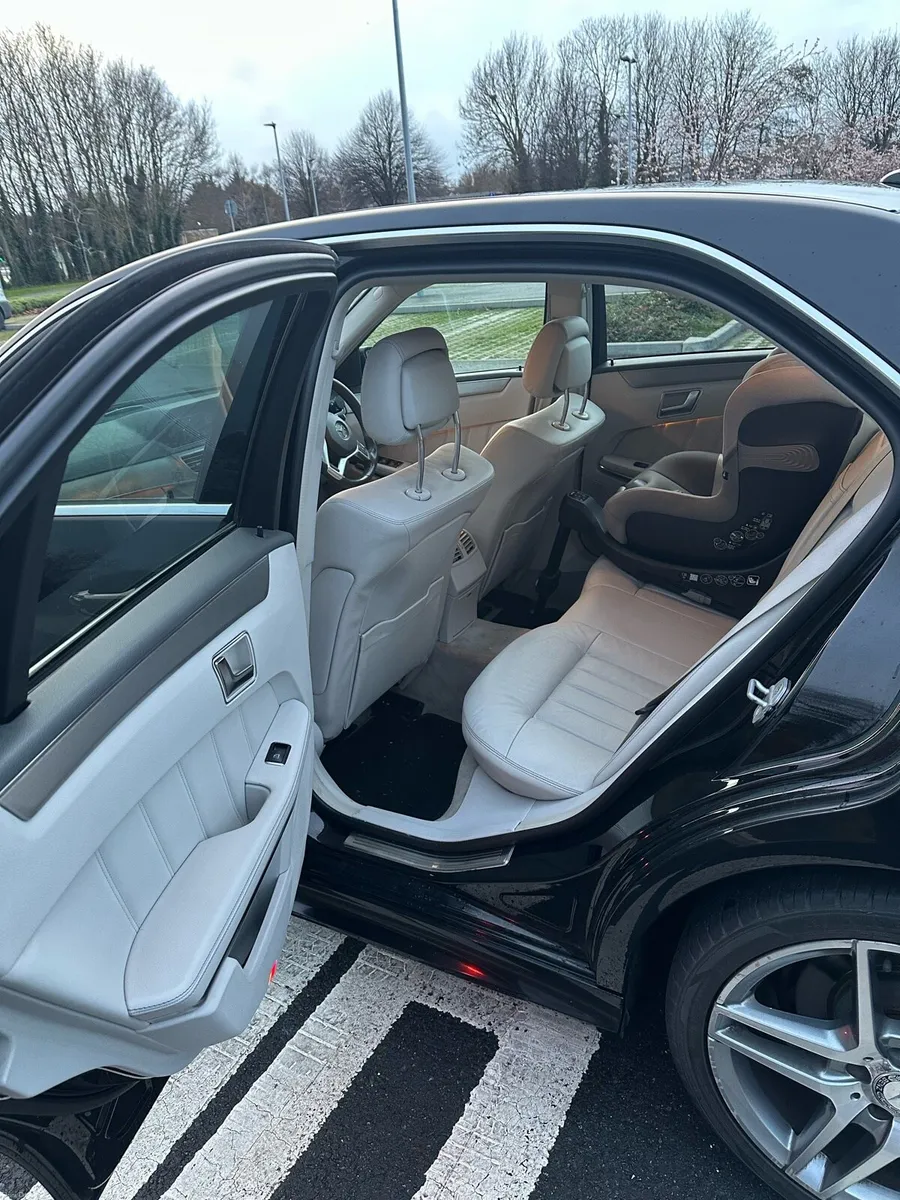E200 CDI AVANTGARDE AMG - Image 4