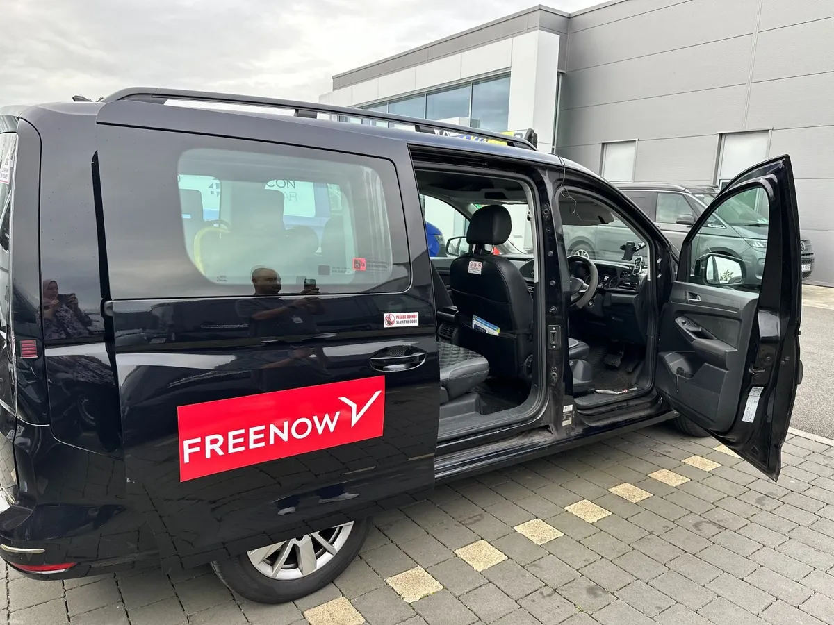 2023 (232) VW Caddy WAV Taxi – 7 Seater - Image 3