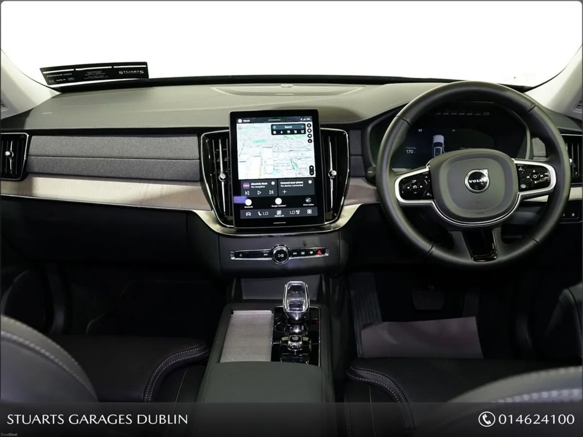 Volvo XC90 *PLUS PRO* IN ONYX BLACK METALLIC WITH - Image 4