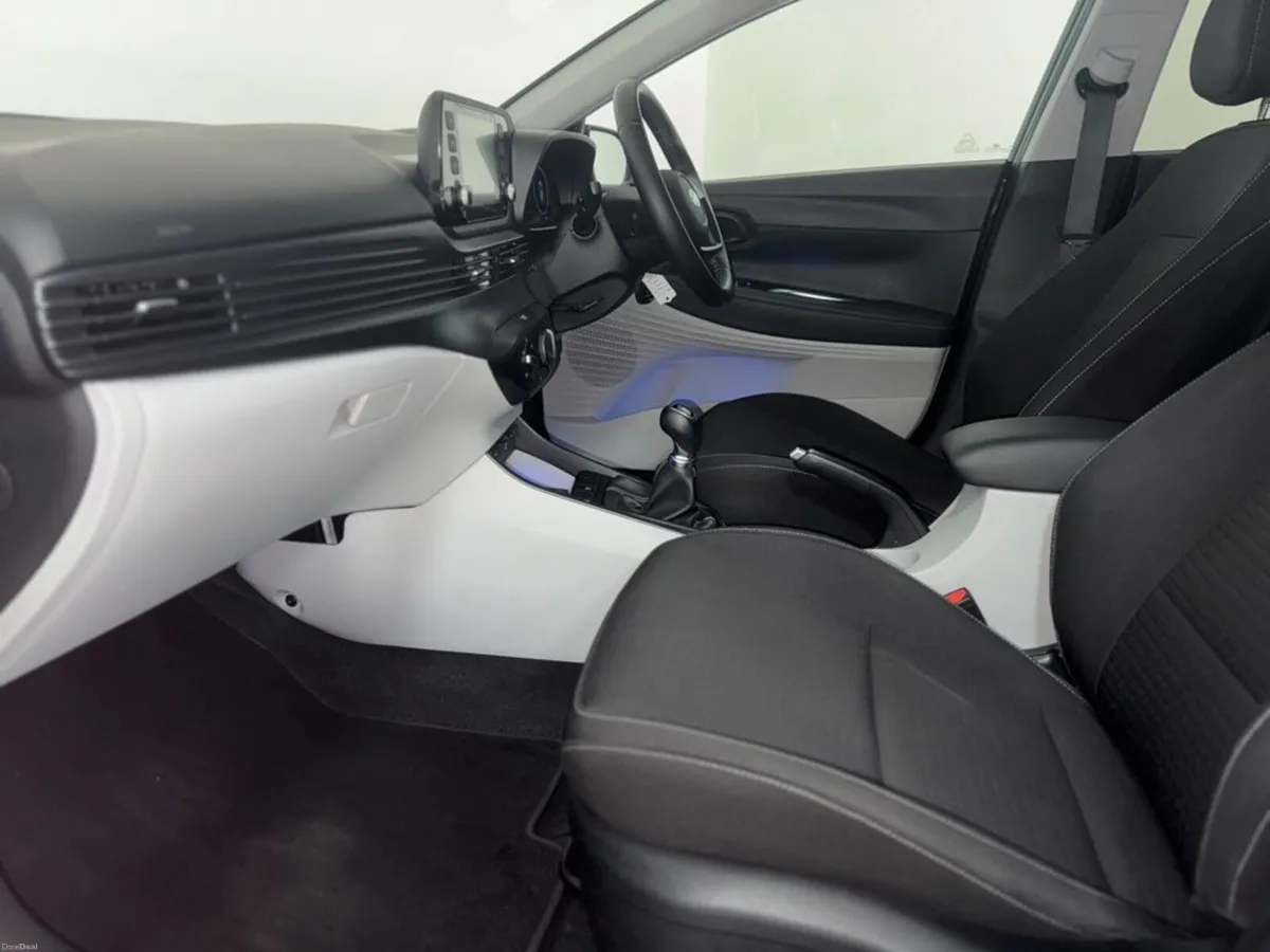 Hyundai i20 Deluxe Plus 5DR - Image 3