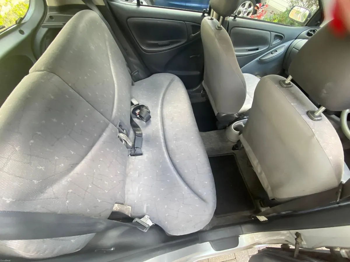 Toyota Yaris 2000 - Image 3