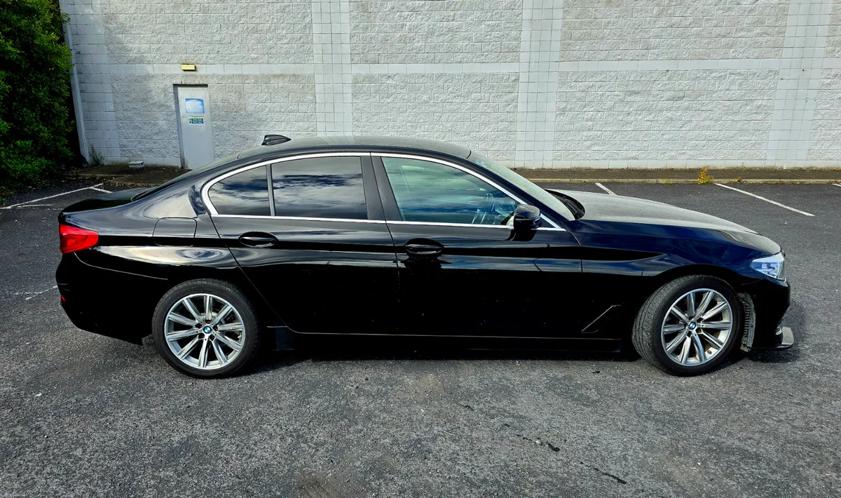 2019 BMW 520d  2.0 Diesel 190hp Automatic - Image 3