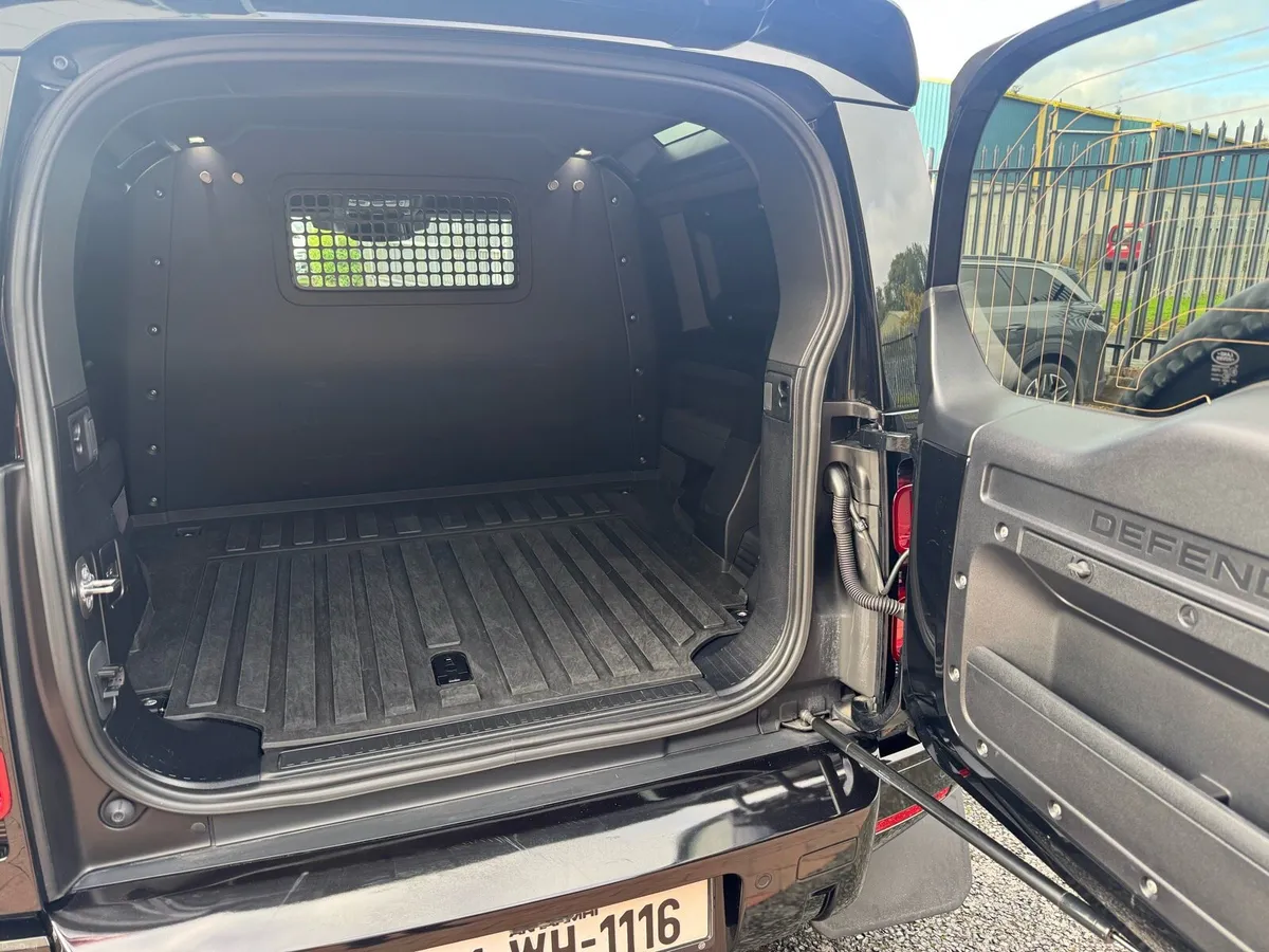 Landrover Defender - Image 3