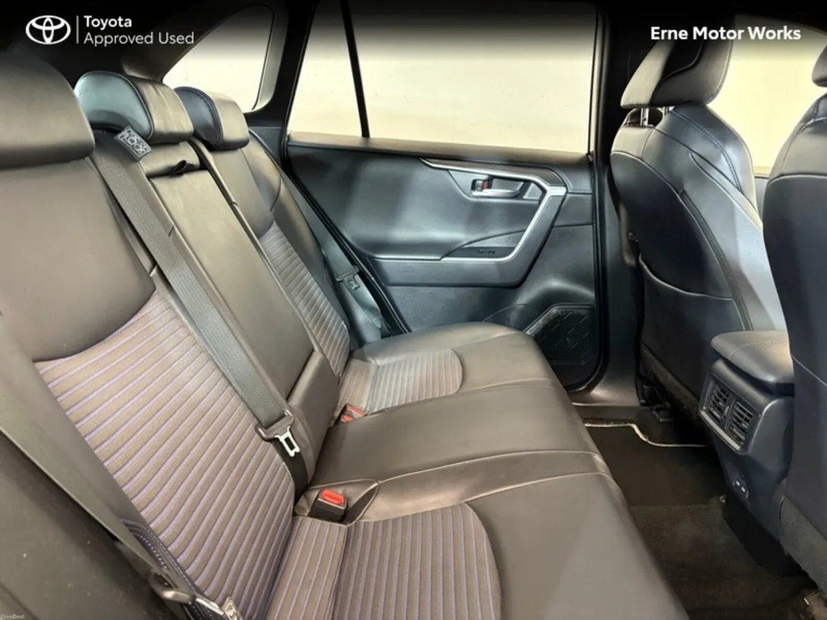 Toyota RAV4 RAV4 HYBRID SPORT 4DR AUTO REDUCED -50 - Image 6