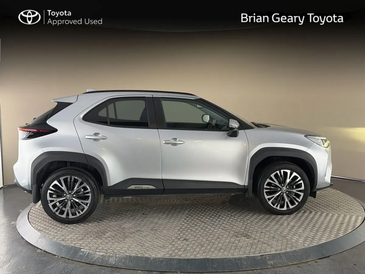 Toyota Yaris Cross SOL HYBRID Top of the range - Image 3