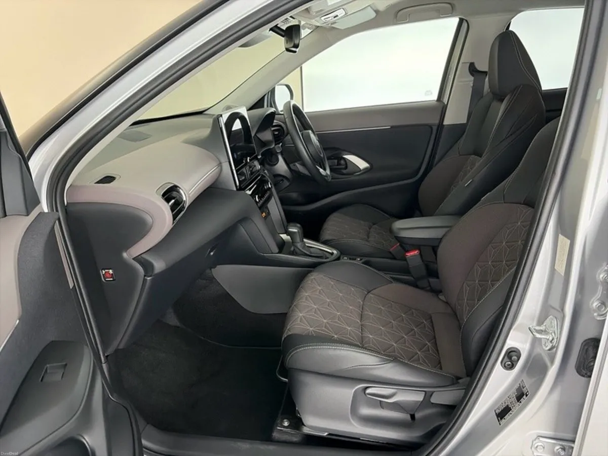 Toyota Yaris Cross SOL HYBRID Top of the range - Image 6