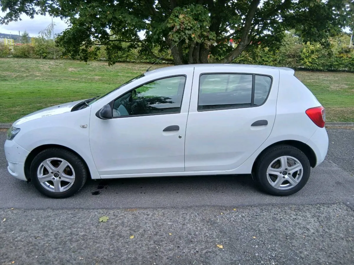 141 DACIA SANDERO 1.2 NCT 10/26 TAXED 10/26 low mi - Image 2