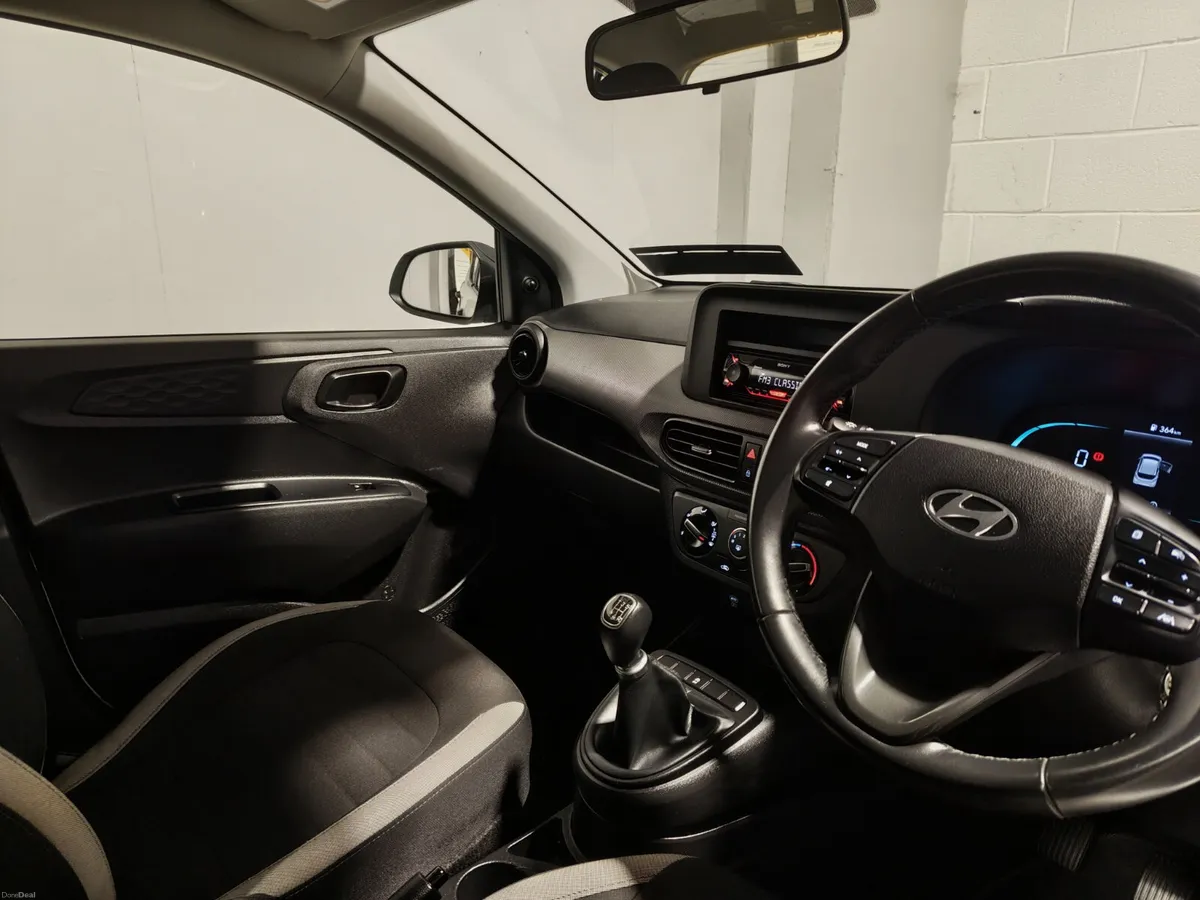 Hyundai i10 2023 1.0 CLASSIC EXTRAS 5 DOOR HATCH - Image 3