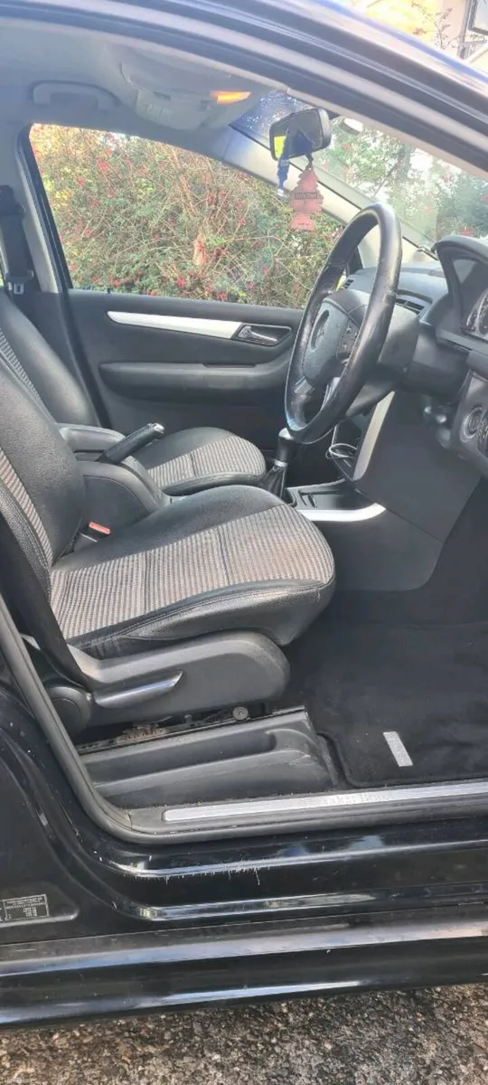 Car - Image 6