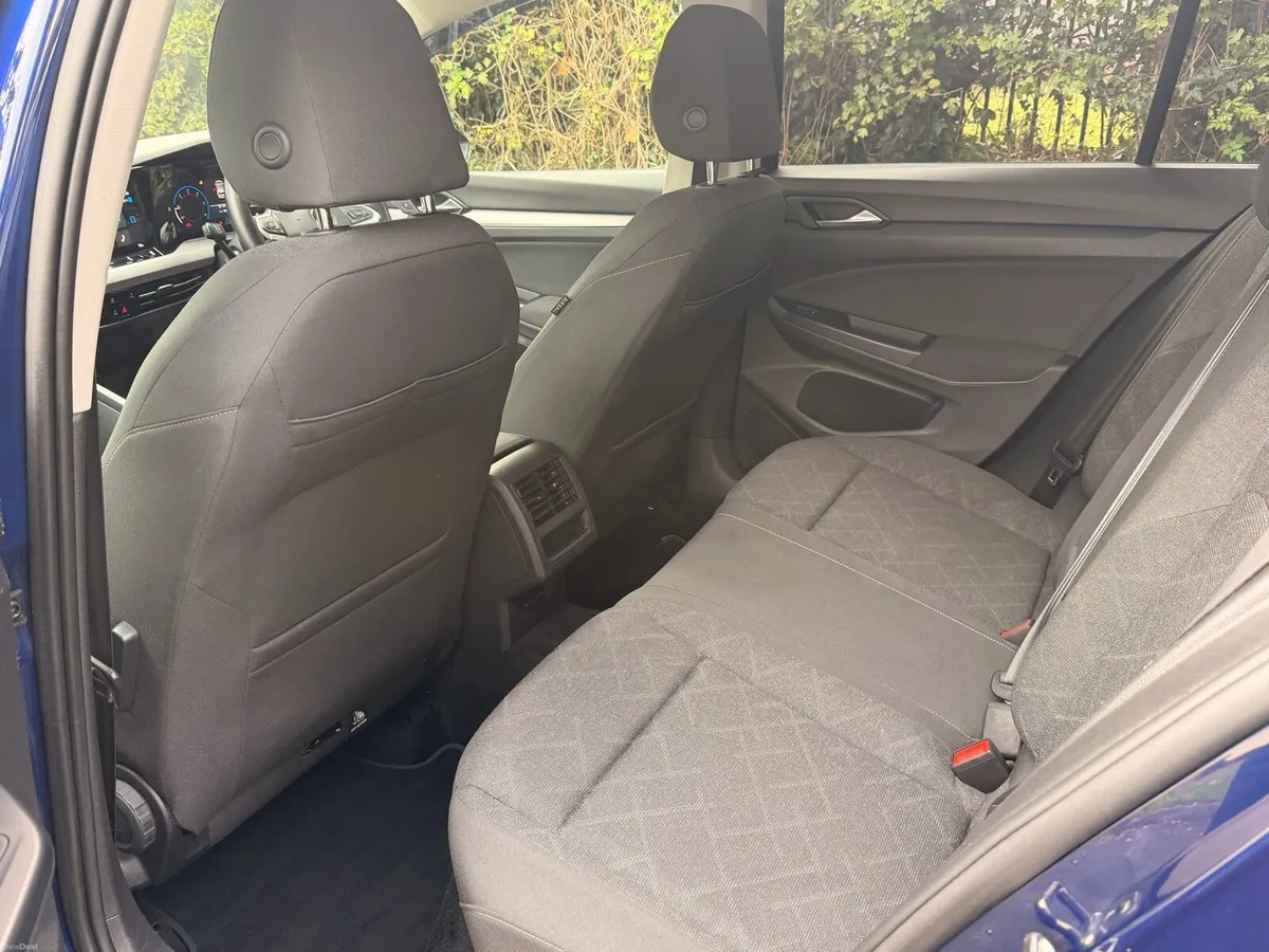 202 Vw Golf **2.0 TDi 6 Speed Manual** - Image 5