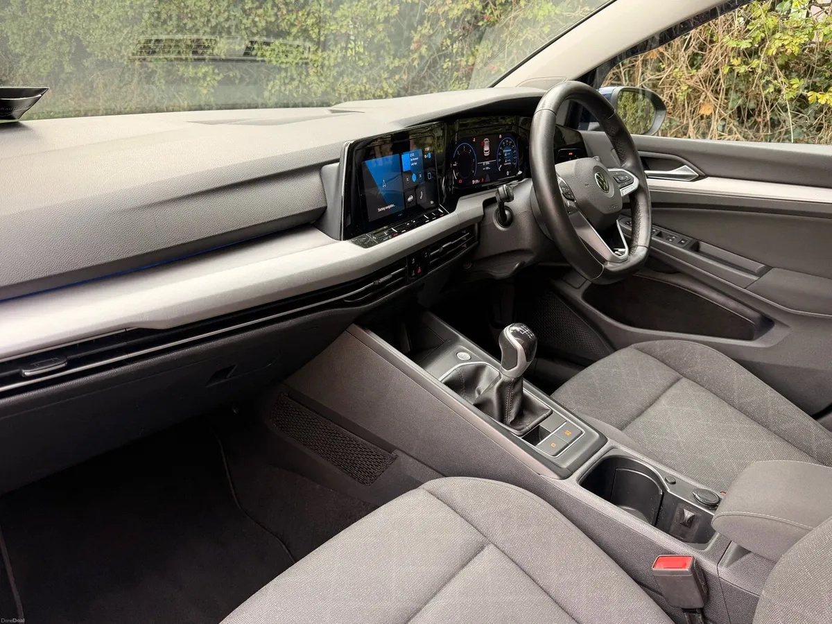 202 Vw Golf **2.0 TDi 6 Speed Manual** - Image 6