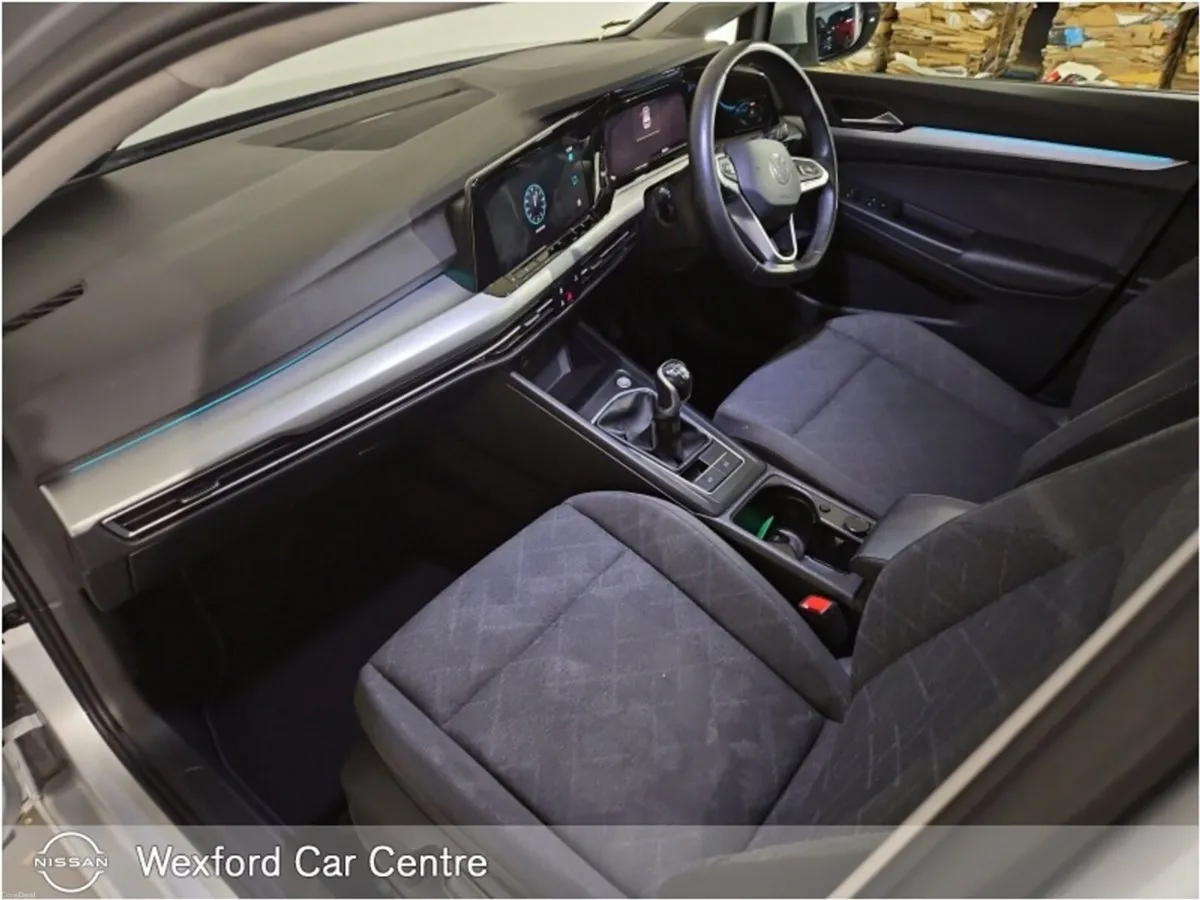Volkswagen Golf 2.0 TDI 115HP Life - Image 6