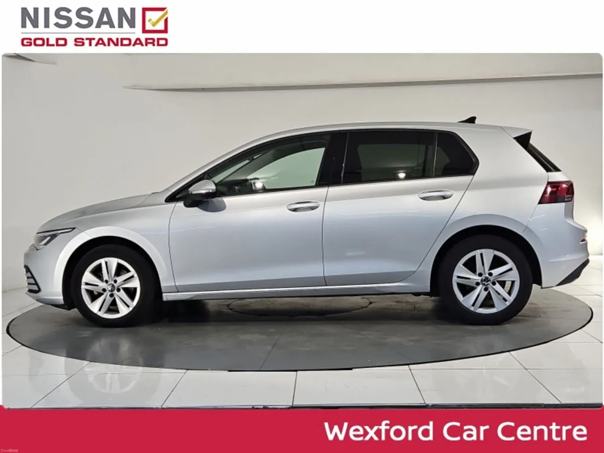 Volkswagen Golf 2.0 TDI 115HP Life - Image 5