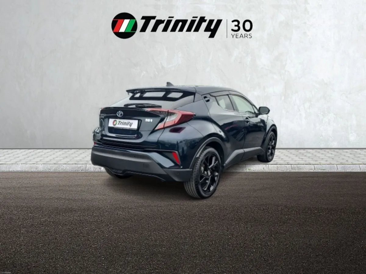 Toyota C-HR ** 1.8 HYBRID ** AUTO ** HUGE SPEC ** - Image 3