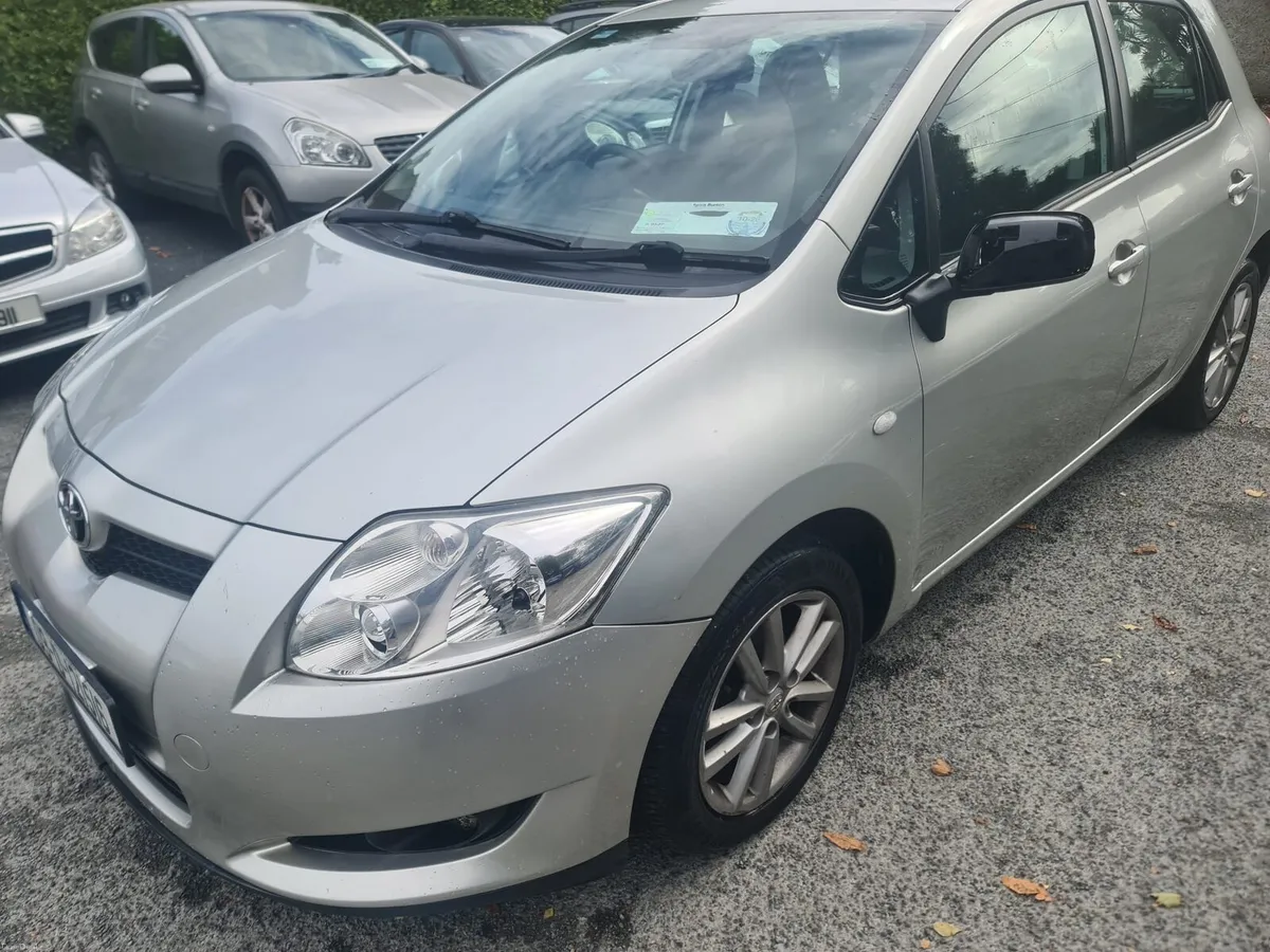 09 Toyota auris NCT 03/27 - Image 4