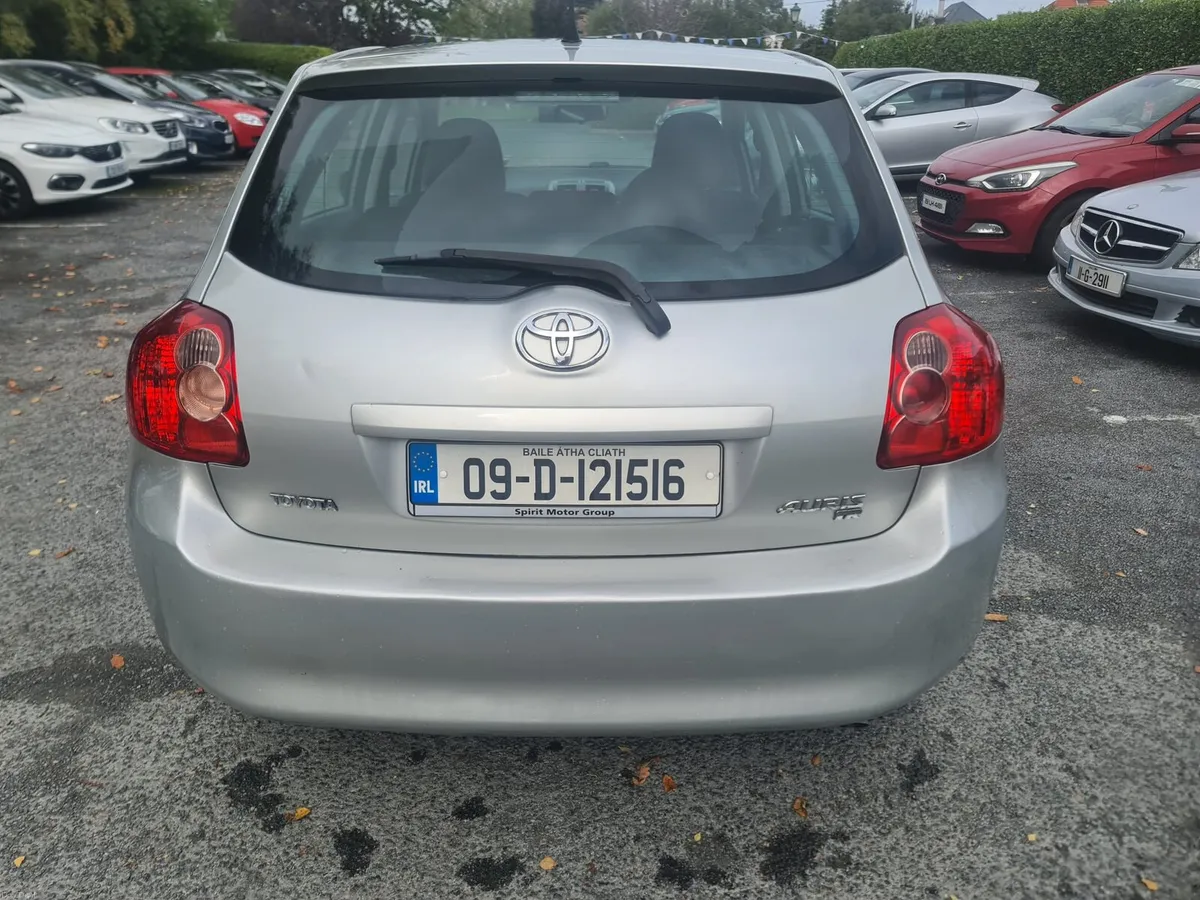 09 Toyota auris NCT 03/27 - Image 5