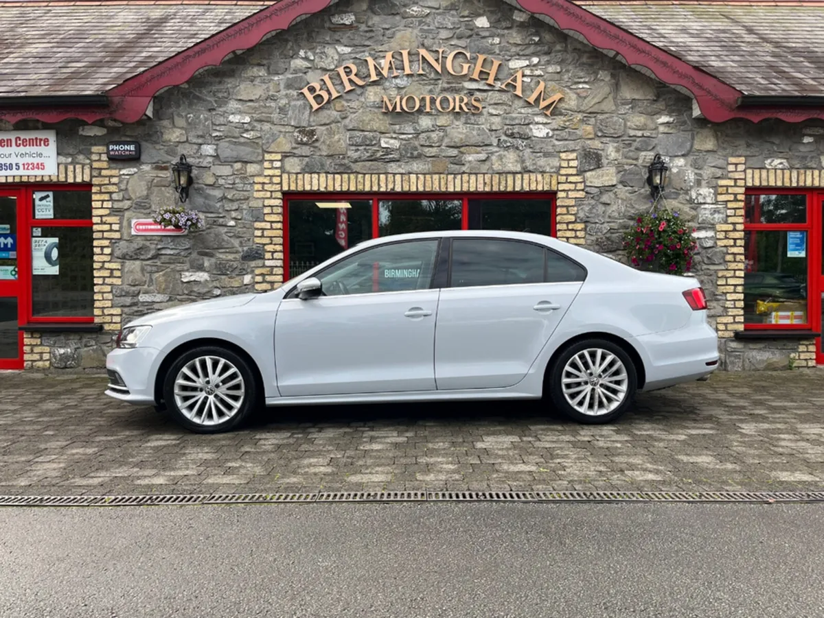 Volkswagen Jetta HIGHLINE 2.0 TDI MANUAL 5SPEED 11 - Image 4