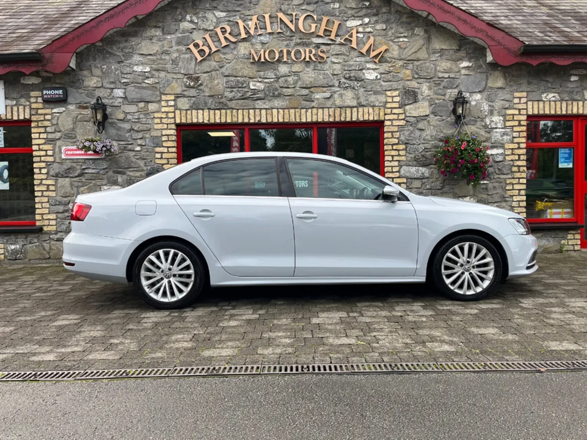 Volkswagen Jetta HIGHLINE 2.0 TDI MANUAL 5SPEED 11 - Image 5