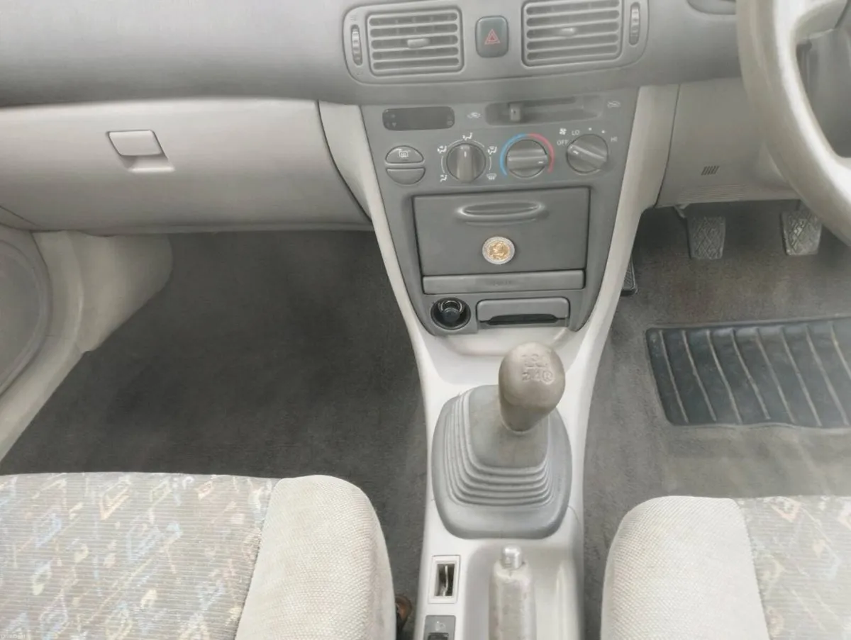 Toyota Corolla 1998 (New Photos) - Image 6