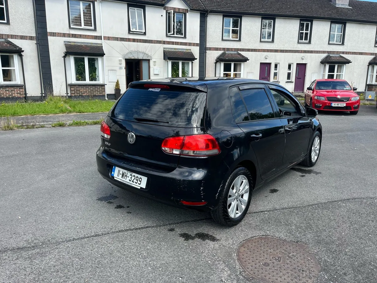 Volkswagen golf - Image 4