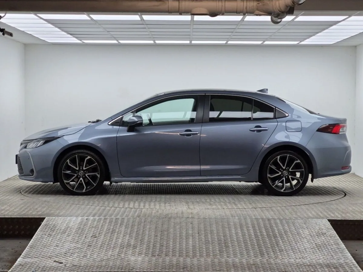 Toyota Corolla 1.8 Hybrid Sol - Image 5
