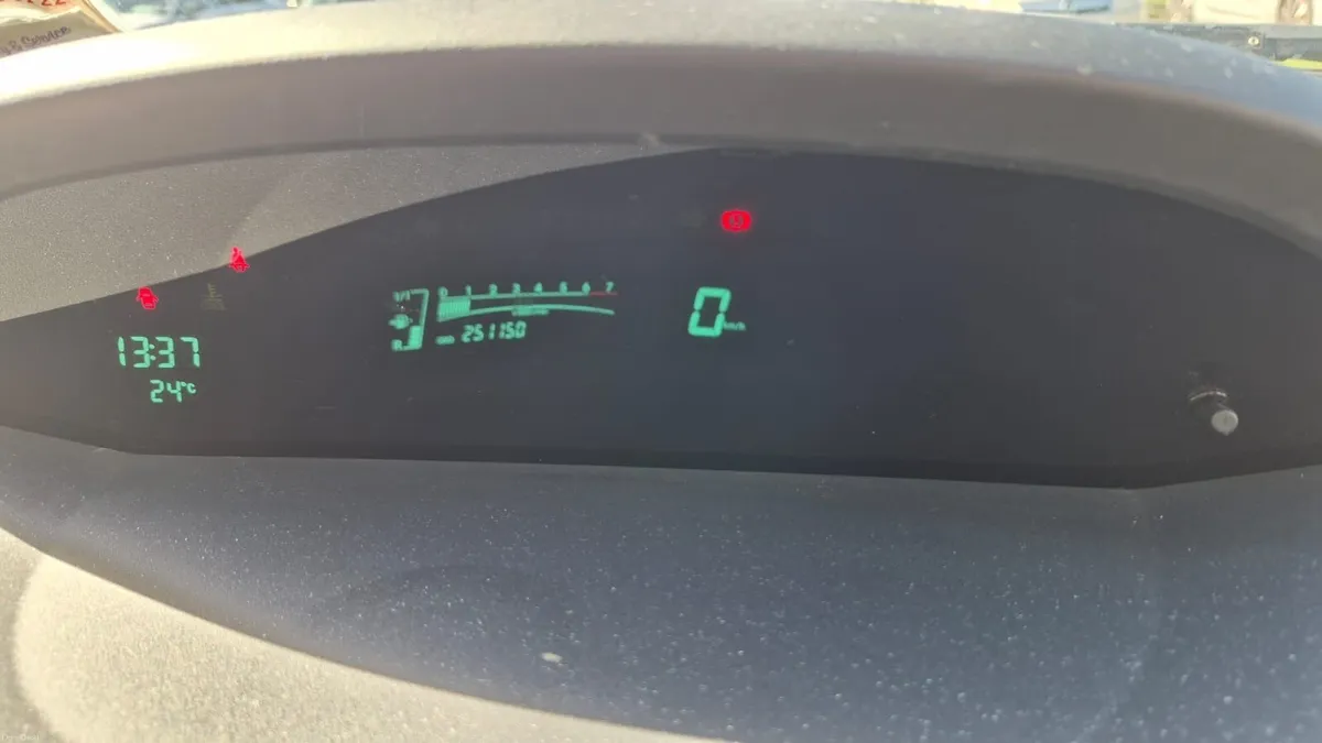 2010 Toyota Yaris 1.0 VVT-i Terra - Image 5