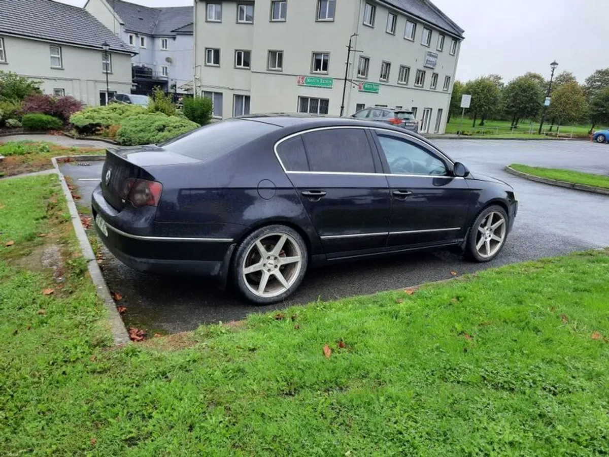 2008 Volkswagen Passat - Image 2