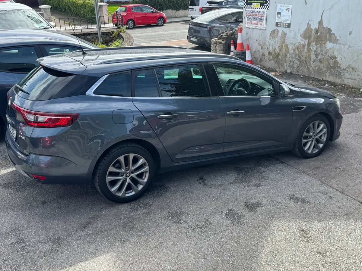 Renault Megane high spec Estate - Image 6