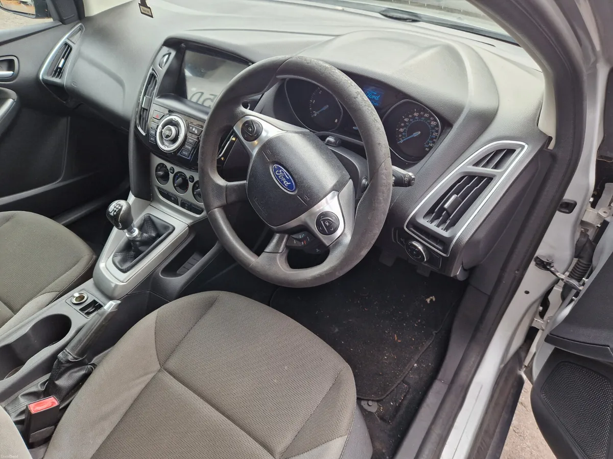 Ford Focus 2011 - Image 4