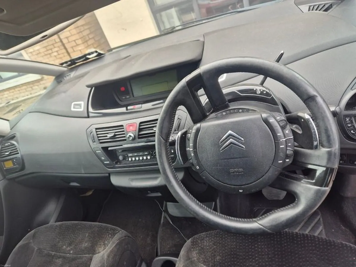 2010 Citroen C4 Grand Picasso- for repair or parts - Image 4