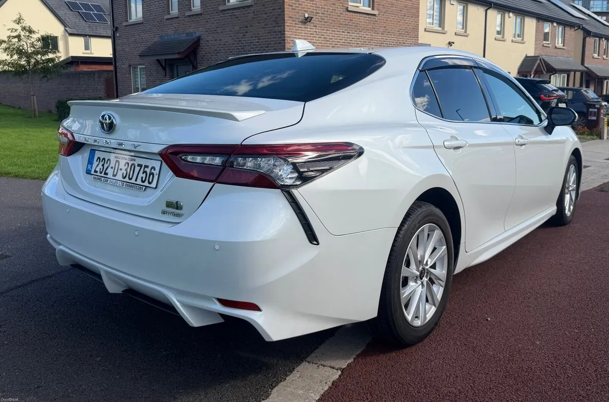 Toyota Camry 2023 - Image 3