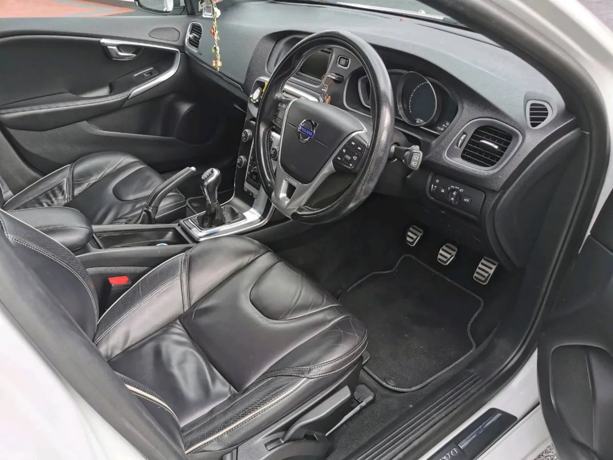 Volvo V40 1.6 Diesel R Design Top Spec - Image 5
