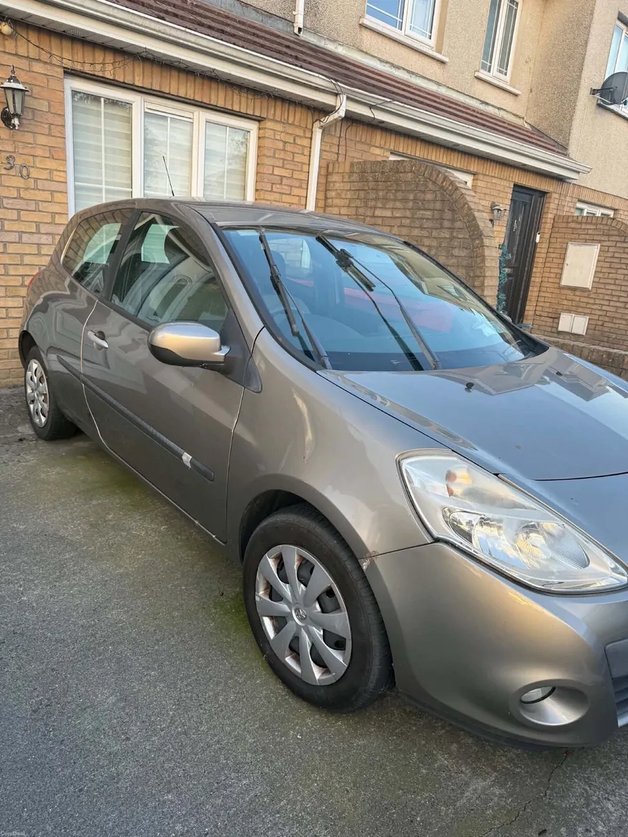 Renault Clio - Image 1