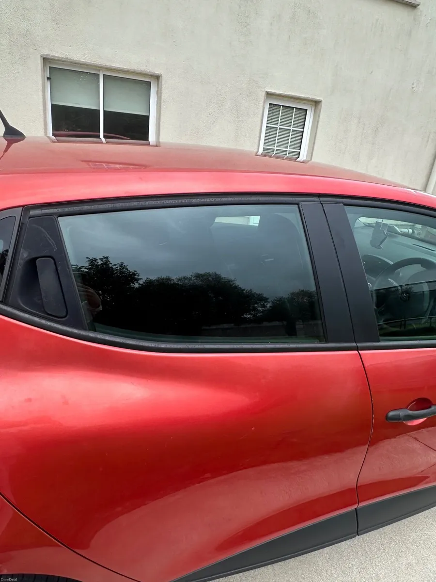 Renault Clio 2014 - Image 2