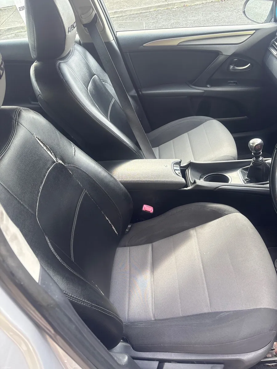 Toyota Avensis 2015 - Image 2