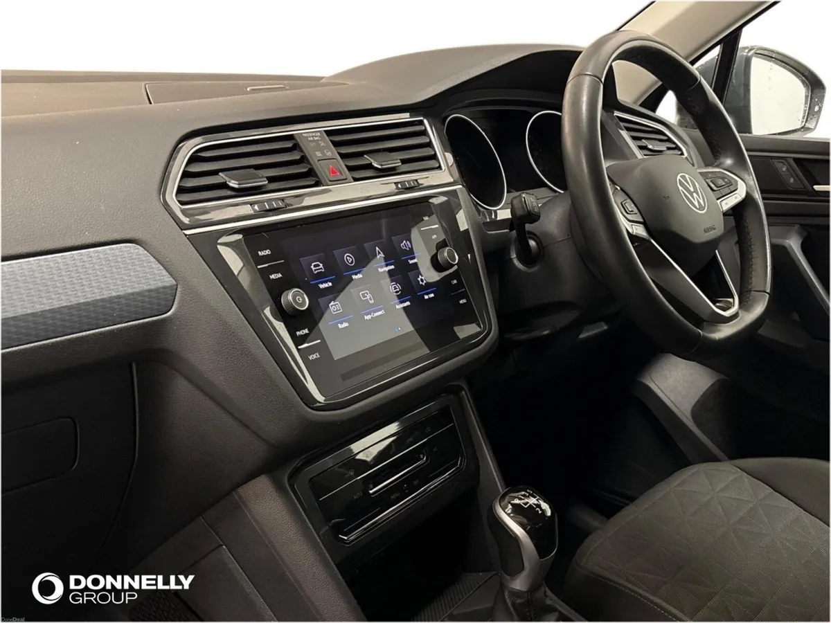 Volkswagen Tiguan 1.5 TSI Life 5dr - Image 2