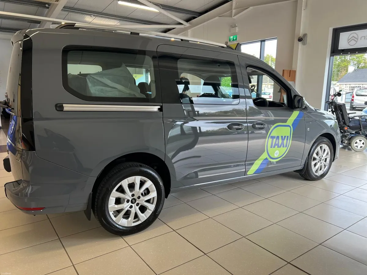 Wheelchair Taxi Plug In Petrol Hybrid Ford Connect - Image 4