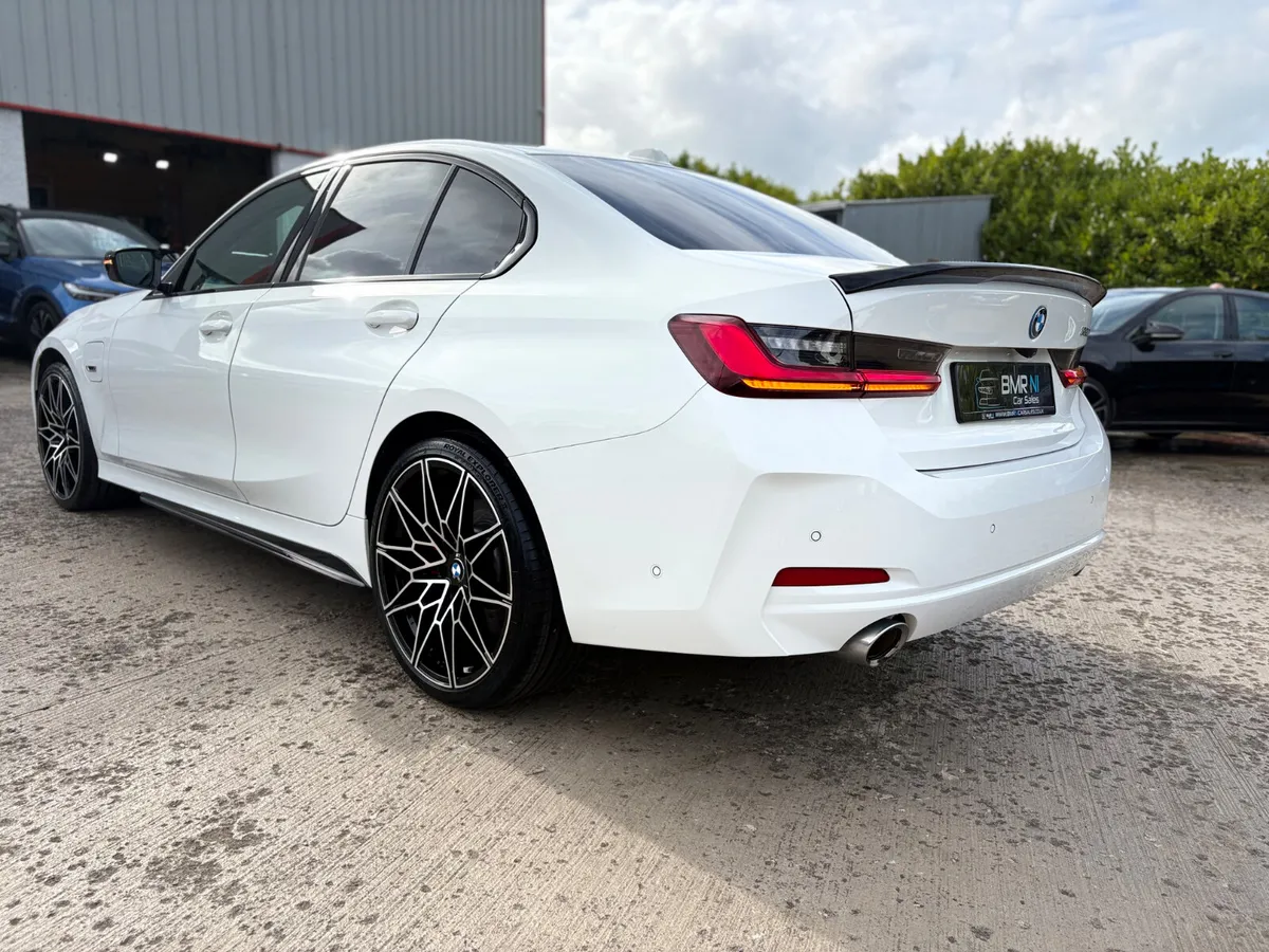 2022 BMW 330 SPORT AUTO HYBRID - Image 6