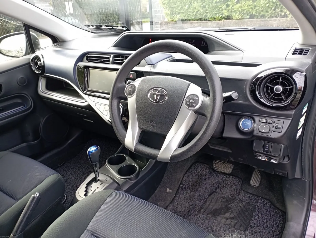Toyota Aqua 2015 - Image 6