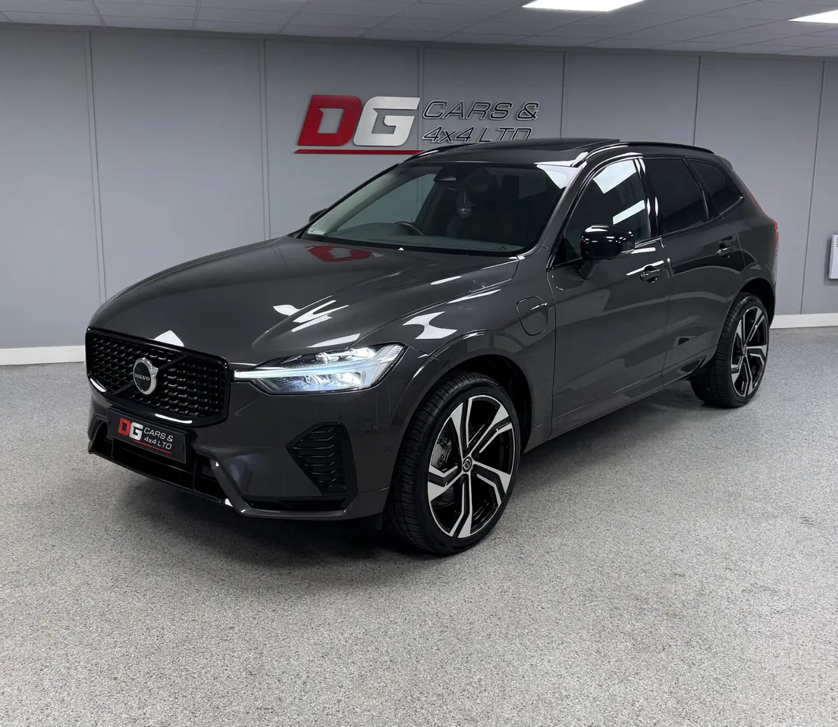 2023 Volvo XC60 2.0 T6 Recharge Plus Dark Auto - Image 3