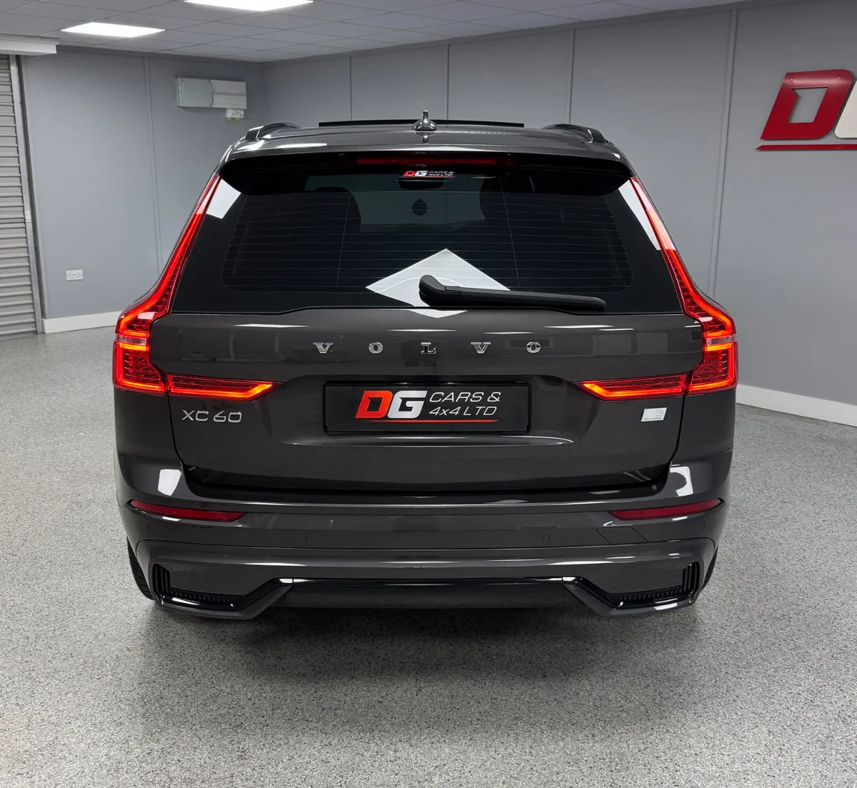 2023 Volvo XC60 2.0 T6 Recharge Plus Dark Auto - Image 6