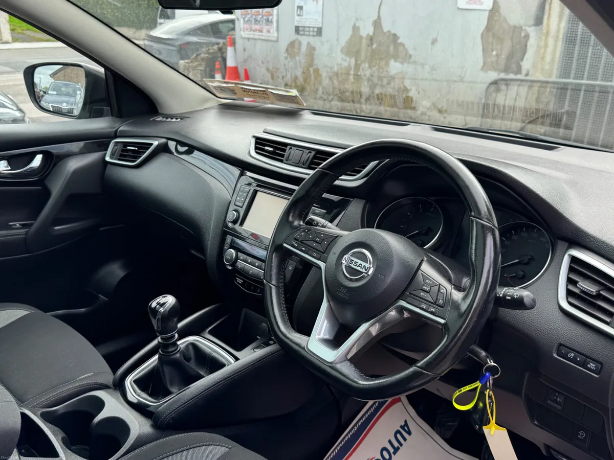 Nissan Qashqai High spec Petrol - Image 5