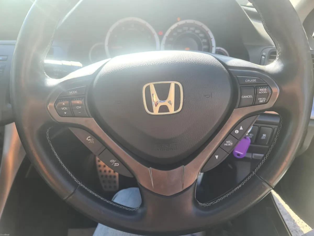 2013 Honda accord NCT 01/27 - Image 4