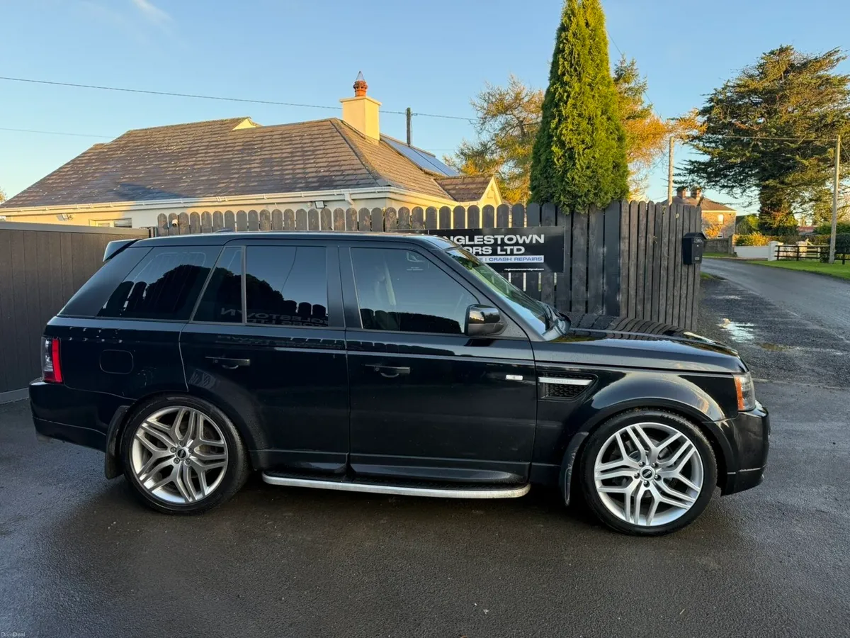 Range Rover Sport HSE Crew Cab - Image 6