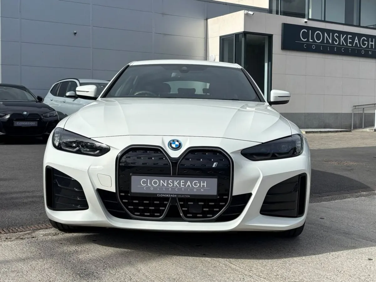 BMW i4 EDRIVE35 M SPORT + PRO PACK - Image 3