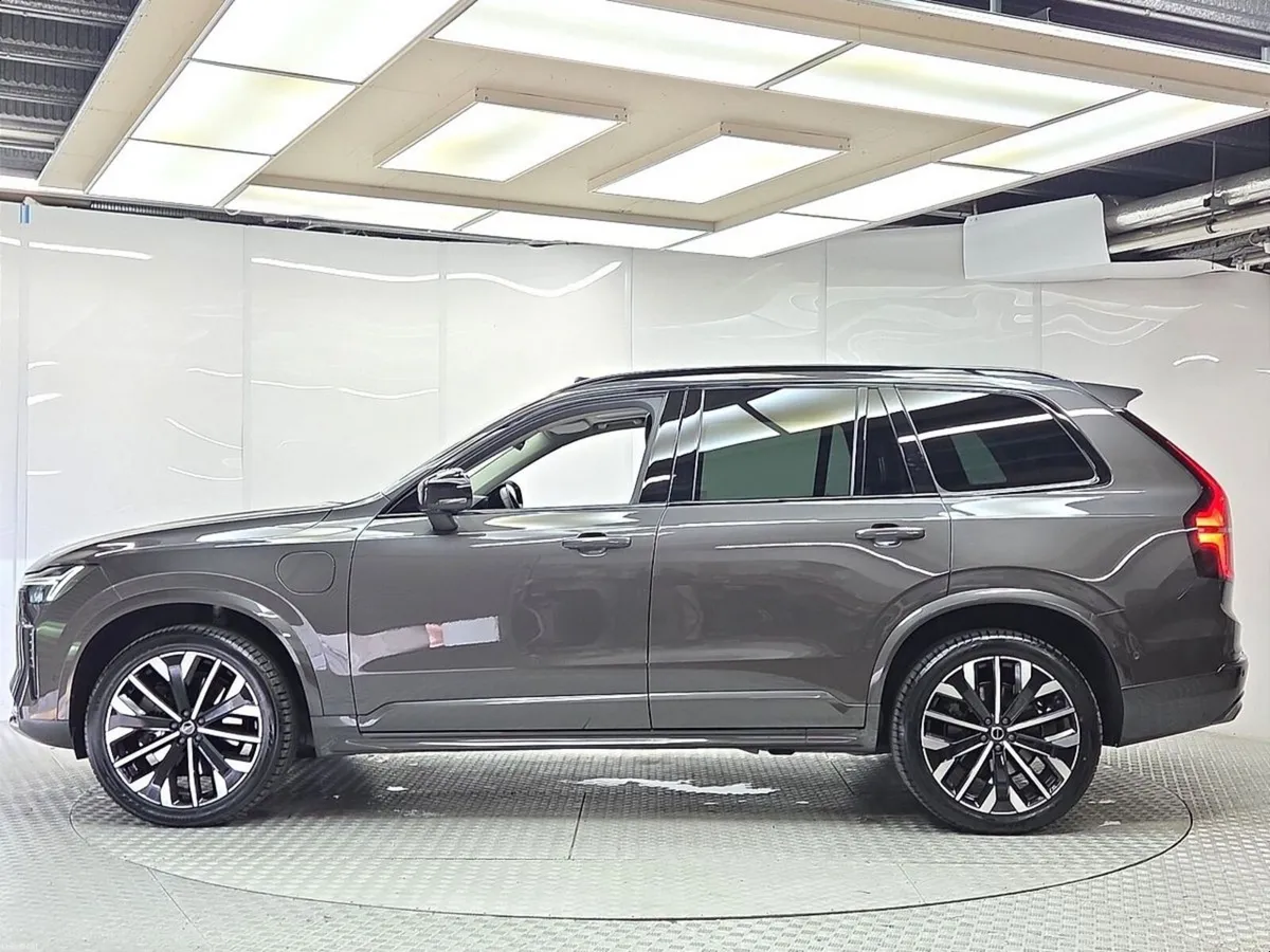 Volvo XC90 PLUS PRO T8 PHEV AWD AUTO - Image 5