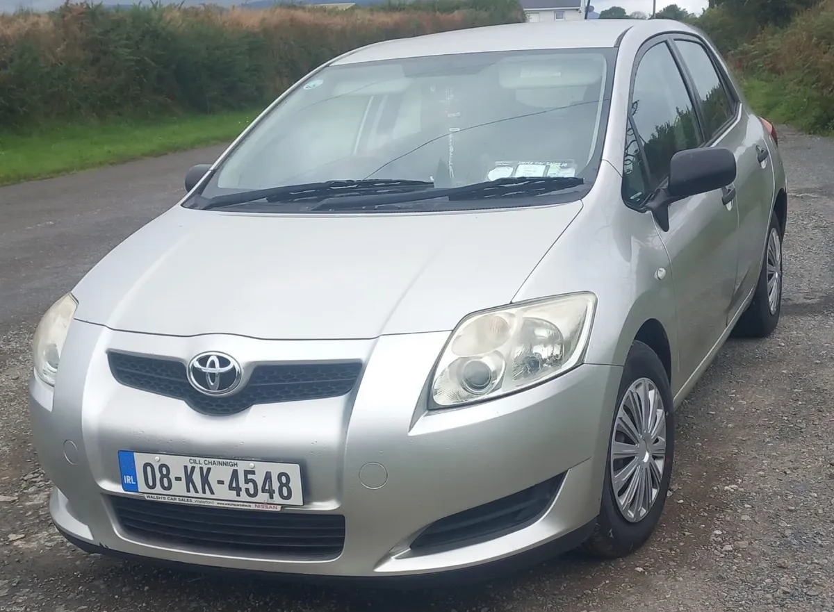 Toyota Auris 2008 - Image 2